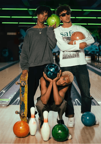 bowling-02-r4s2fid43mpee54yn2sn50pa3i6df3oesszlxjg5jc